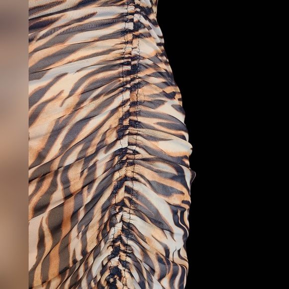 Socialite size S tan dress - Picture 7 of 10